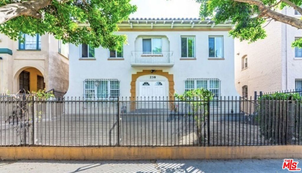 238 S Kenmore Avenue 240 Los Angeles CA, 9000464101974005890121
