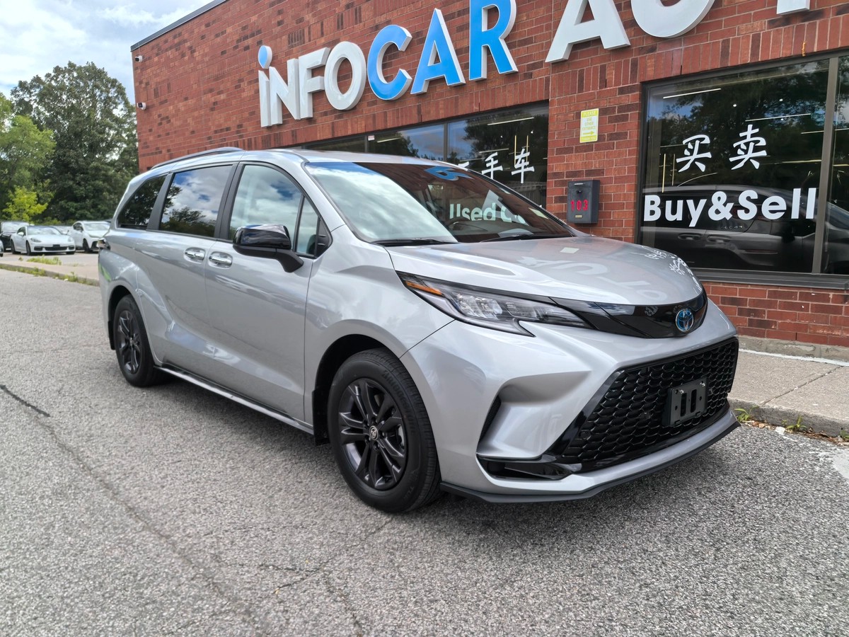 2025﻿ ﻿Toyota﻿ ﻿Sienna﻿ ﻿XSE