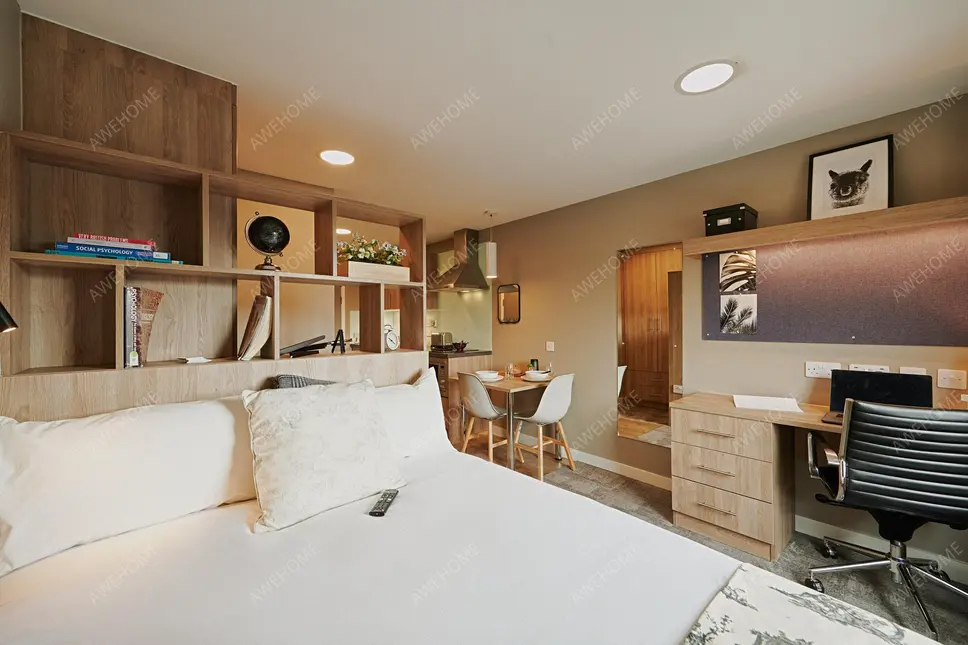 THE COMBWORKS - Silver Studio