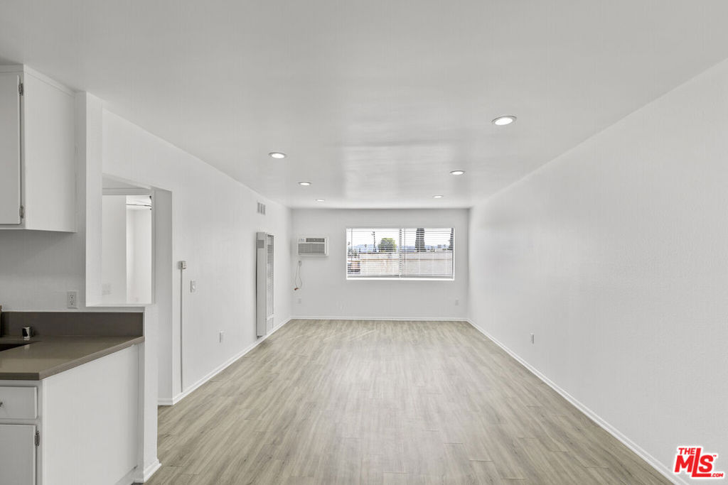 15314 Gault Street 313 Van Nuys CA, 9140664119706159491121