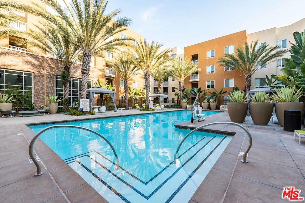 7290 Edinger Avenue 1053 Huntington Beach CA, 9264764101940654977121
