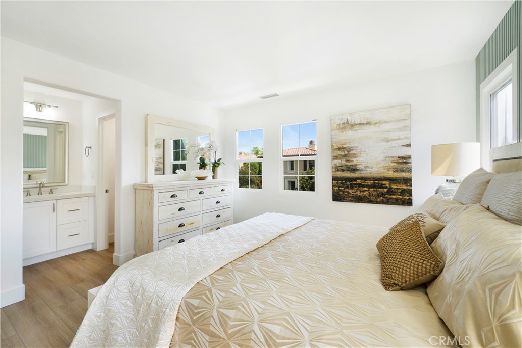 62 Chantilly, Irvine CA, 9262063645218112513122