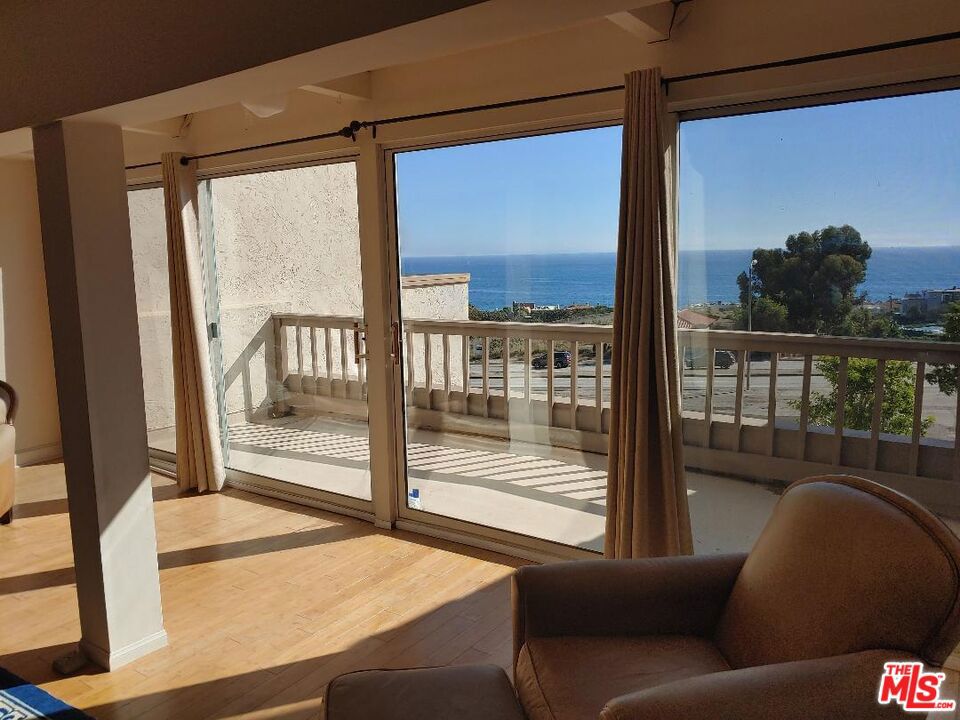 23918 De Ville Way B Malibu CA, 9026564118384801923121