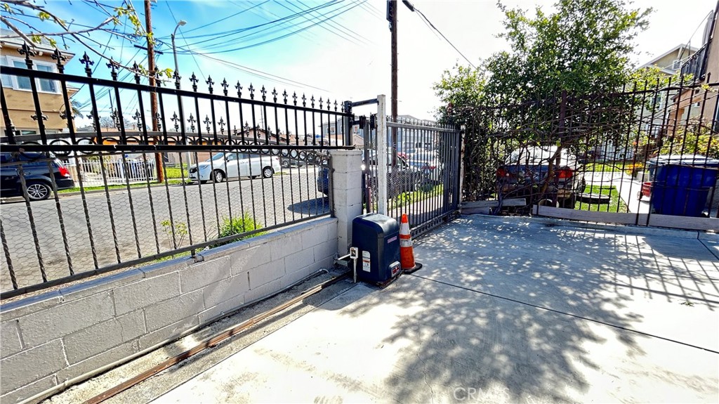 $1,950/mes 120 E 31st Street B Los Angeles CA, 9001164135007013249121