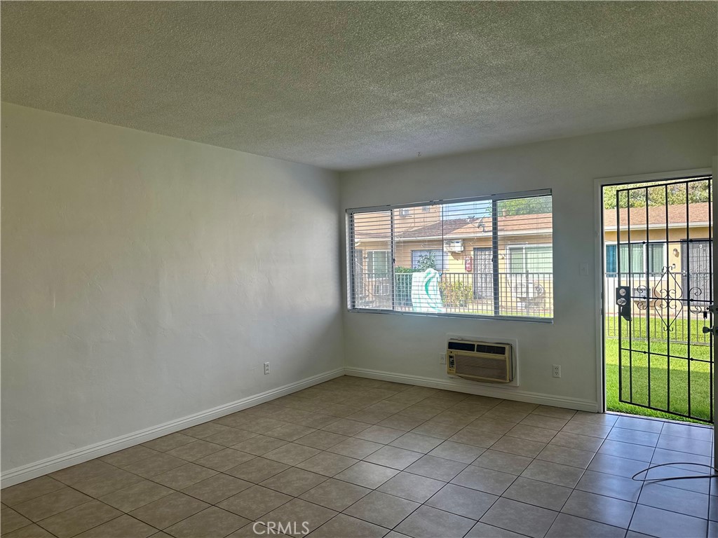 5147 Canoga Street A Montclair CA, 9176364100610553603121