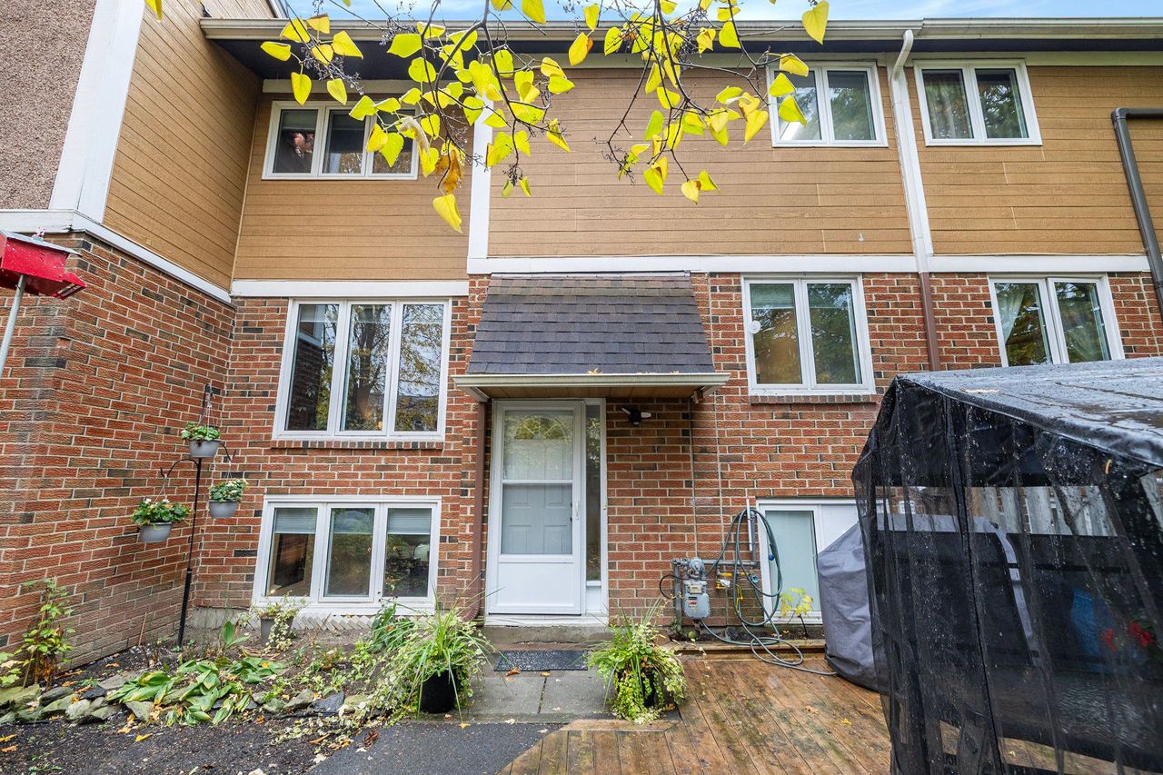 142 Salter Crescent