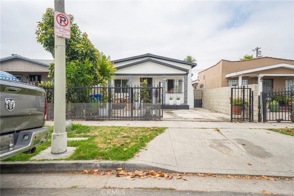 1522 W 58th Los Angeles CA, 9004764122417402882120