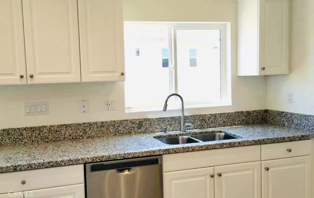 20081 Breeze Blooms Riverside CA, 9250763770204212995122