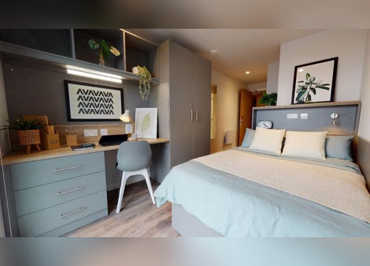 iQ Altus House, Leeds Gold En Suite Plus