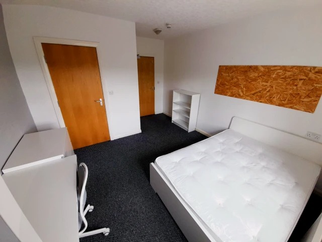 Meirion Hall64195593940355122
