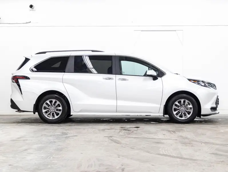 2024 Toyota Sienna63637375032961122