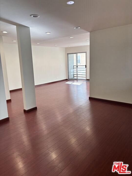 11735 Dorothy Street 2 Los Angeles CA, 9004964108400863106120