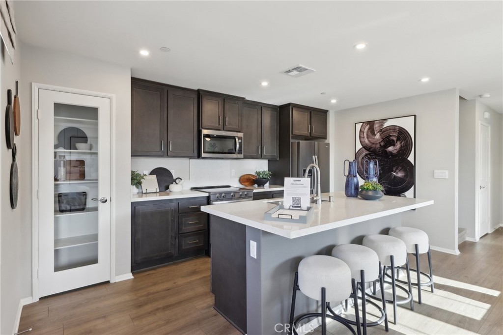 15513 April Dawn Way 5 Fontana CA, 9233664086254607746121