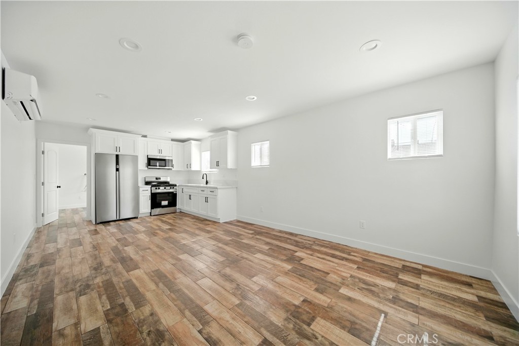523 W 78th Street Los Angeles CA, 9004464143144976897121