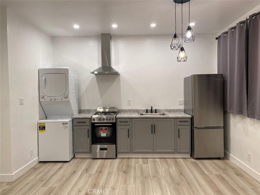 $2,200/month 15519 15519 Gramercy Place Gardena CA, 9024964067959904899120