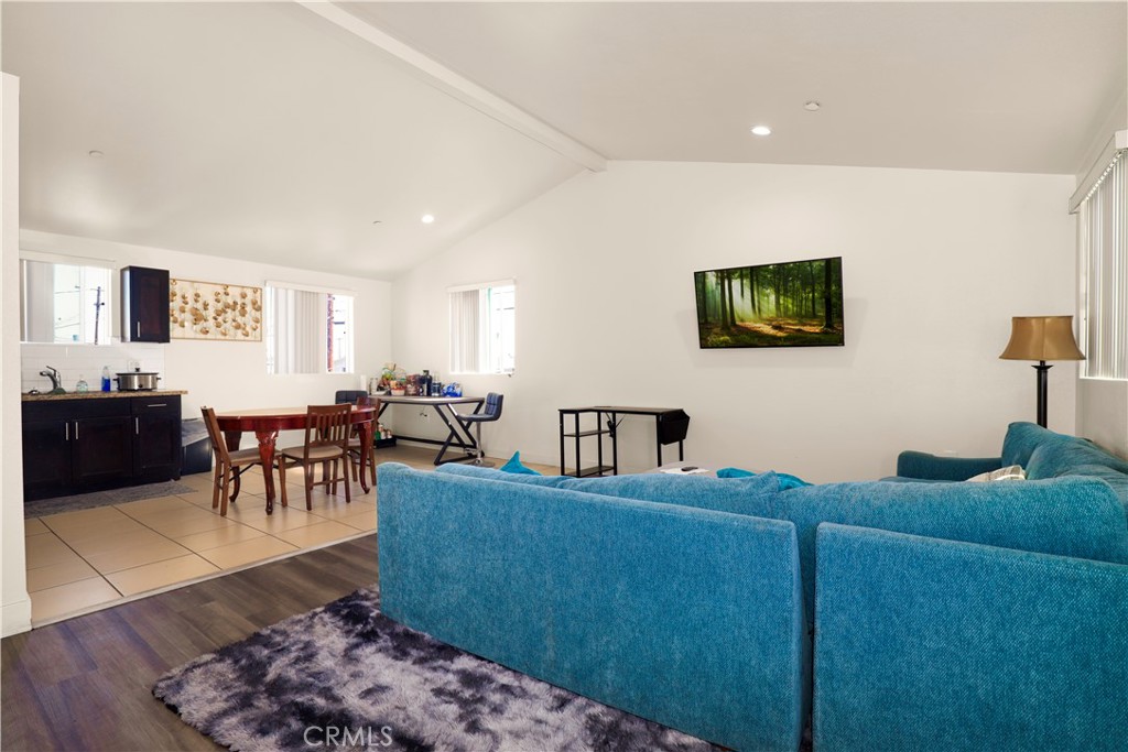 844 W 78th Street Los Angeles CA, 9004464140503735427121