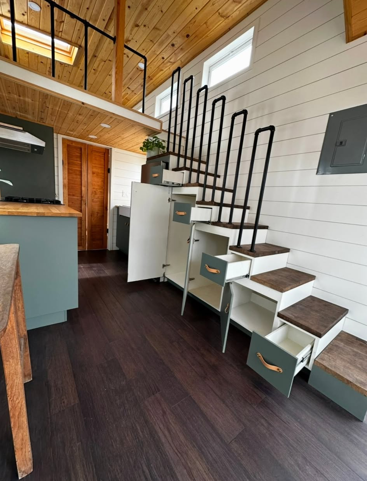 Expert Tiny Home Construction Service Provide535275410534574084