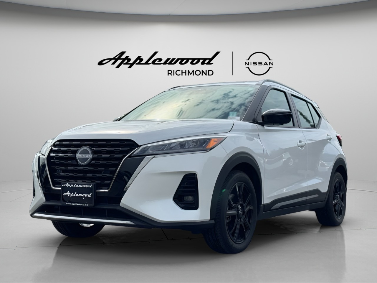 2024 Nissan® Kicks SR Premium