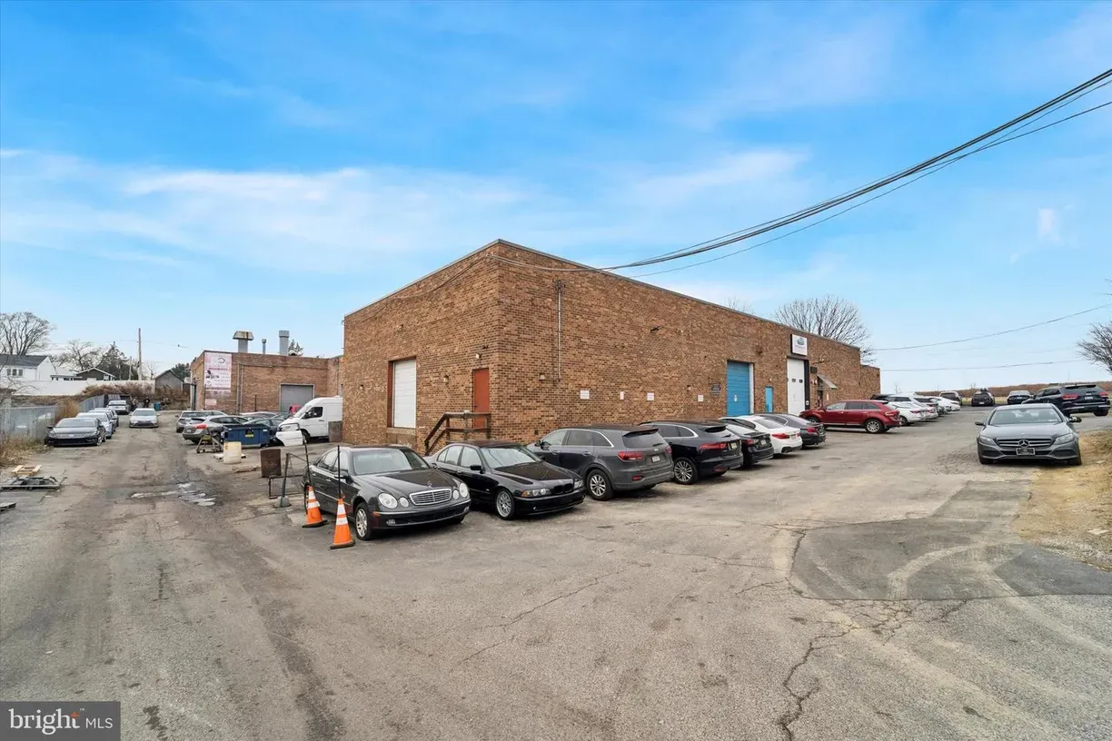 100 Red Lion Rd, 3 PHILADELPHIA, PA 19115
