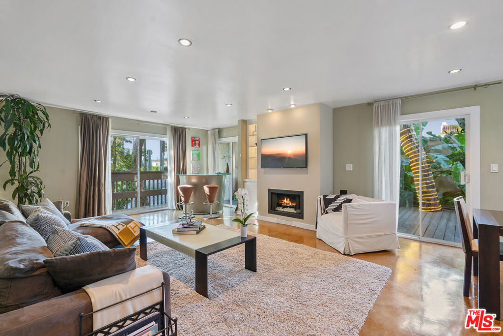 9061 Keith Avenue 101 West Hollywood CA, 9006964121287843970121