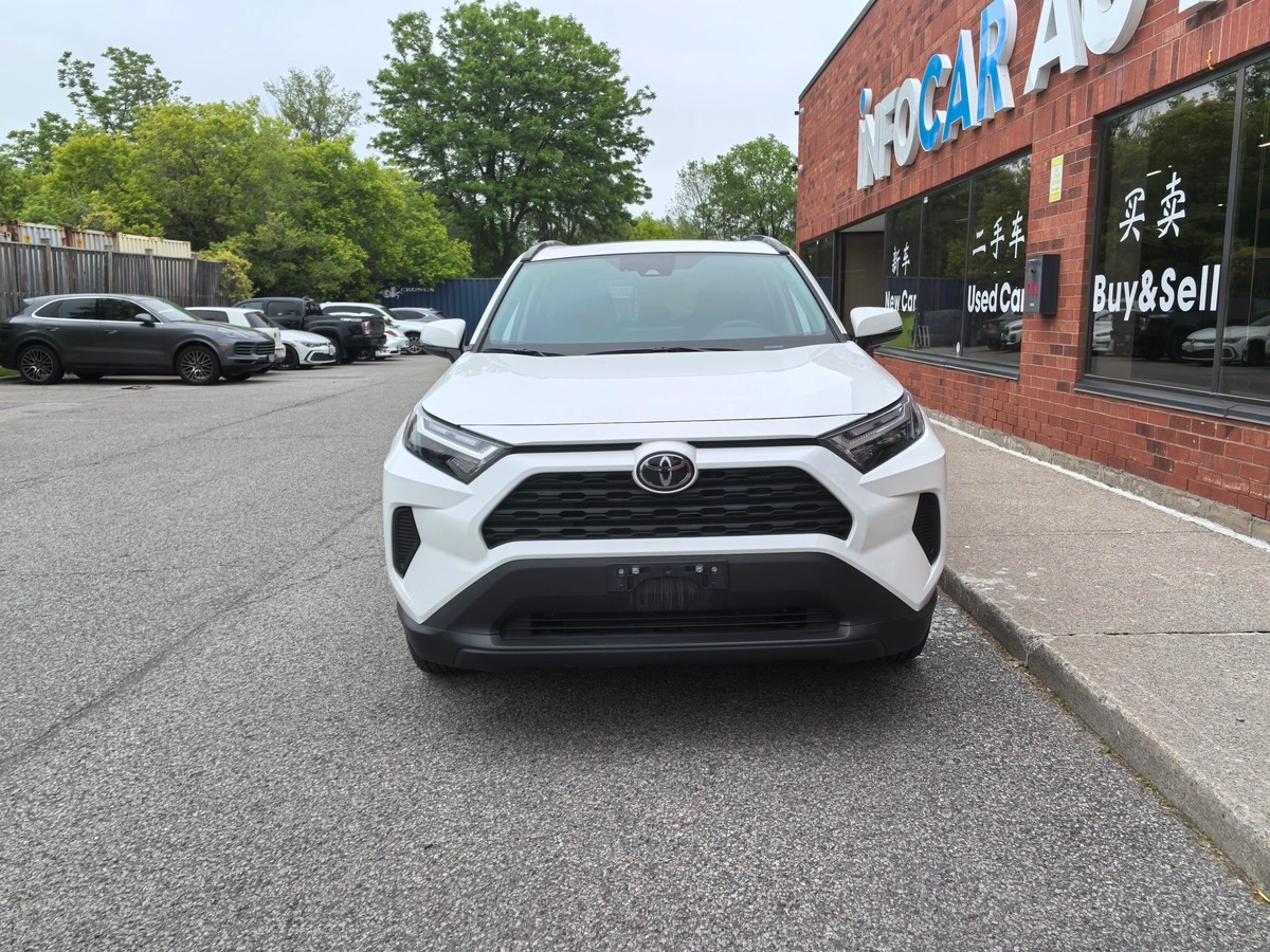 ﻿2024﻿ ﻿Toyota﻿ ﻿RAV4﻿ ﻿XLE64135767272323121