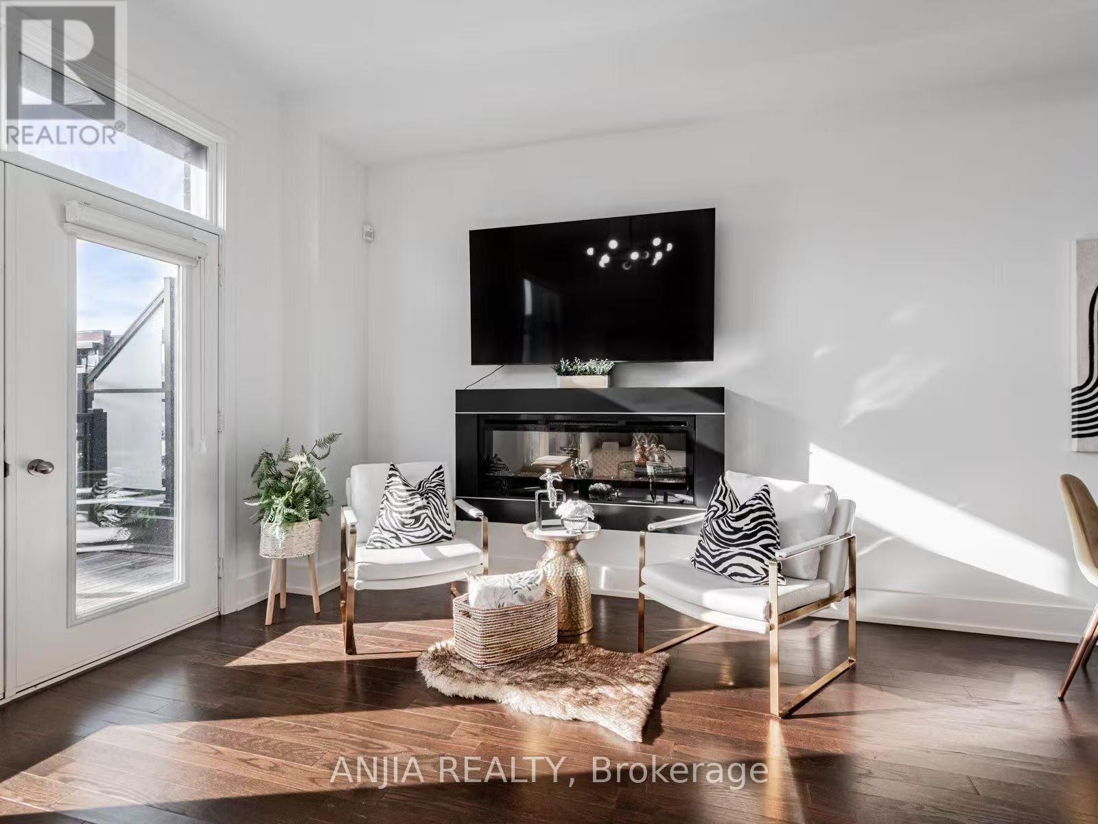 9140 BATHURST STREET
