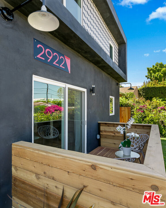 2922 Hauser Boulevard 1 Los Angeles CA, 9001664101765668482120
