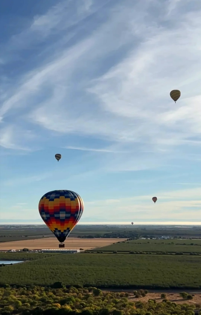 Pano Valley Hot Air Balloon, 30% off, $21063202461878657122
