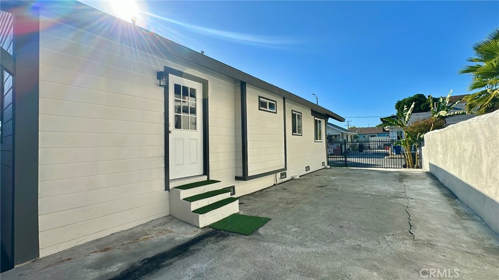 2512 Stanford, Los Angeles CA, 9001164132408470273122