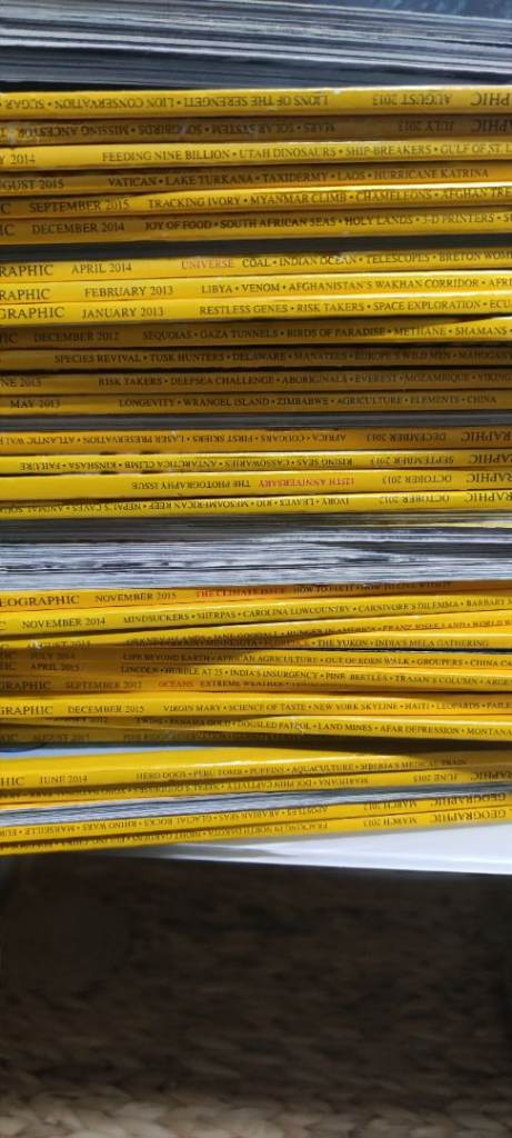 National Geographic magazines, excellent condition, collection in Plaistow