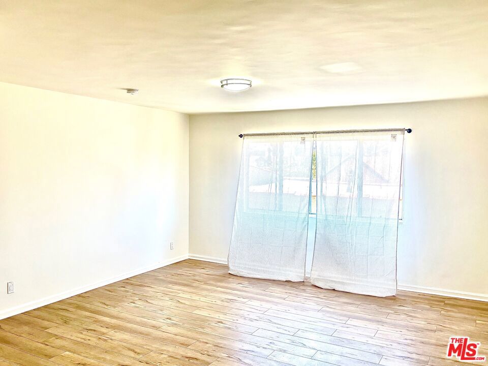 2309 Hauser Boulevard 3 Los Angeles CA, 9001664134335963265122