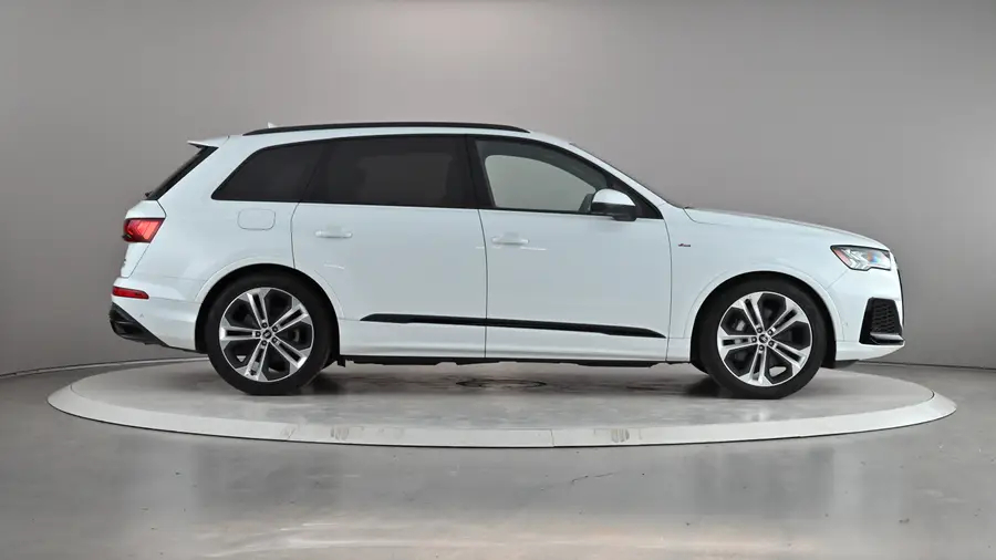 2022 Audi Q764275882021251122