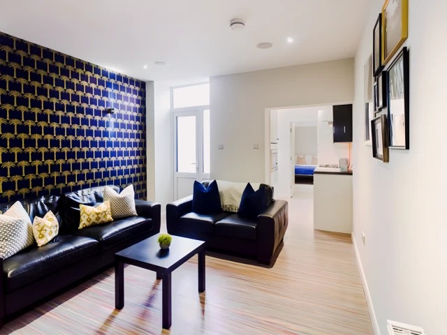 19 Carlton Road64196290638211125