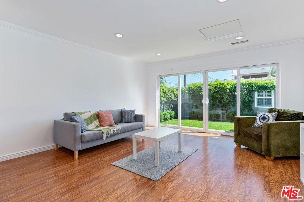 3504 Redwood Avenue Los Angeles CA, 9006663634940008195122