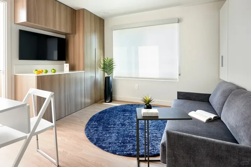 🔥Looking for a roommate in magical West LA 3b3b!63270392811907124