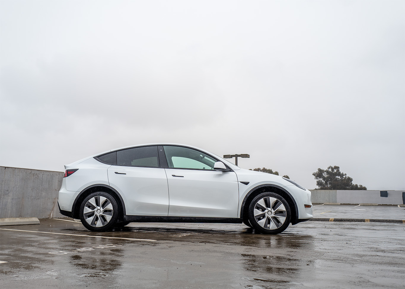 Tesla MODEL Y 202364286295219971121