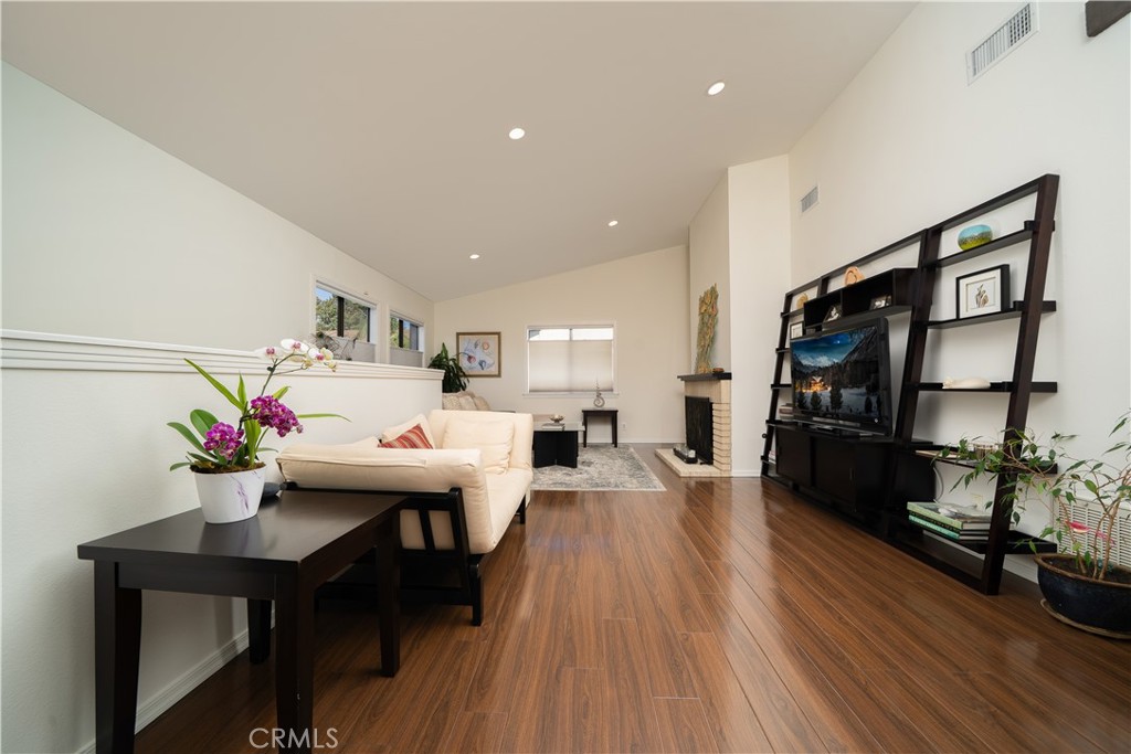 1004 W Duarte Road 6, Arcadia CA, 9100763680462820609121