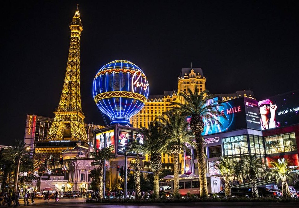 <2 días>【Ida y vuelta desde Auckland | Grupo pequeño de 15 personas | Tierra Media y Ciudad Geotérmica】Isla Norte de Nueva Zelanda: 3 imprescindibles (Pueblo de los Hobbits + Cueva de Gusanos Luminosos Waitomo + Granja Agrodome), Pueblo Cultural Māori Whakarewarewa / Crucero VIP con cena de 3 platos + Parque Kuirau, hotel 4 estrellas + entradas incluidas + traslado al aeropuerto gratuito64119231920642123