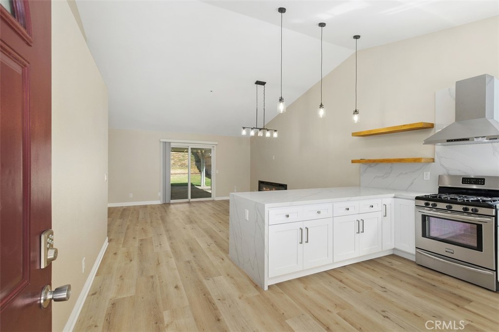 15002 Woodcrest Fontana CA, 9233763779477015683121