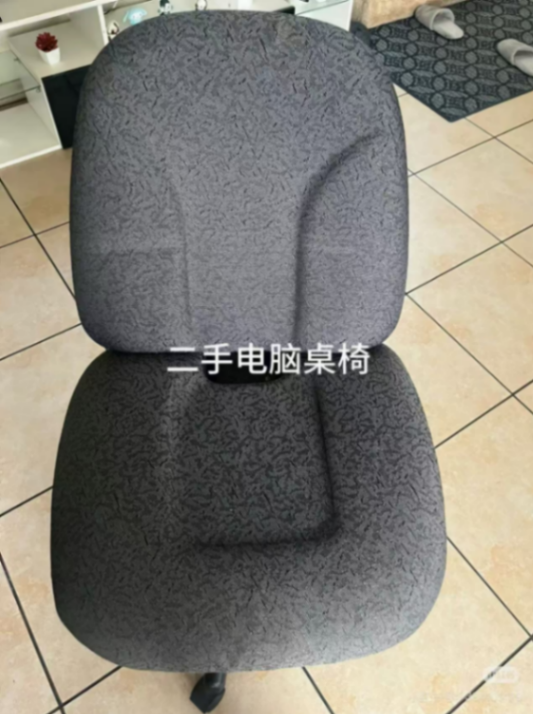 Used computer desk and chair for sale in San Gabriel, Los Angeles! Lamp too! Contact number: 626267928063303282217475120