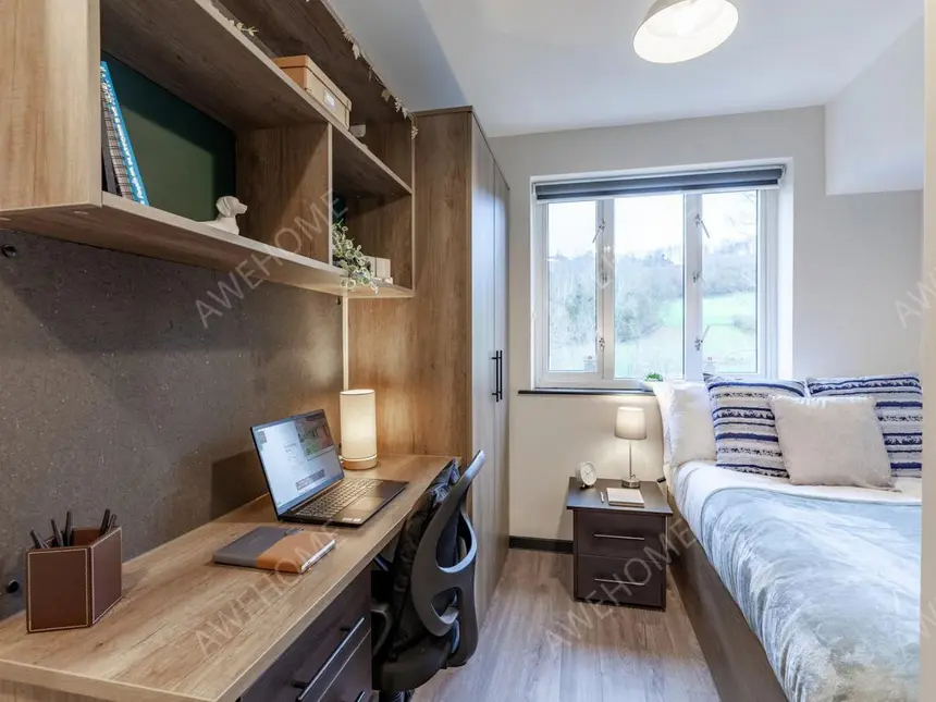 The Leather Works - Amplio baño privado