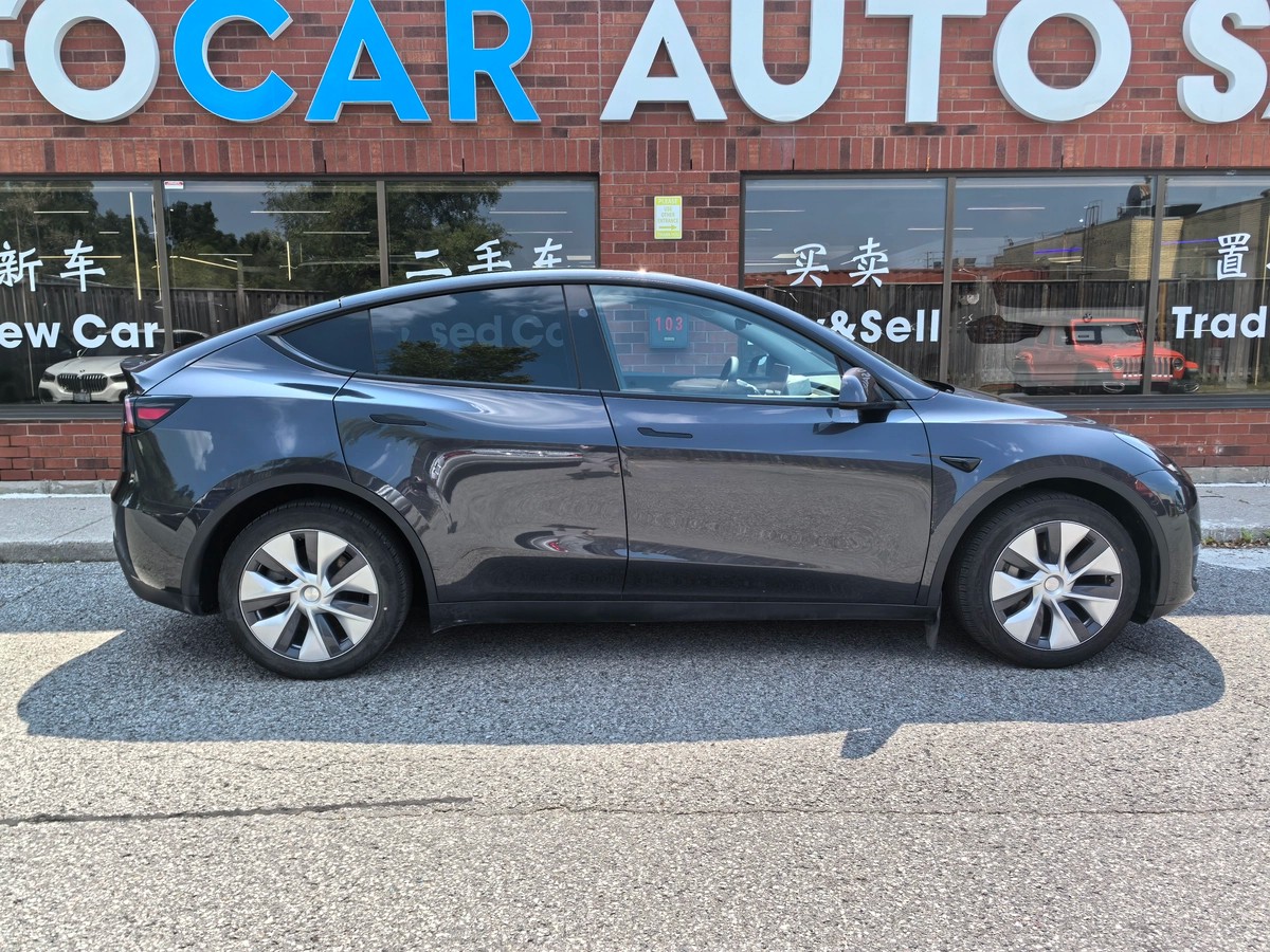 2024 Tesla Model Y Long Range64146736937219122