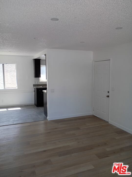 4353 Avalon Los Angeles CA, 9001164132544108803121