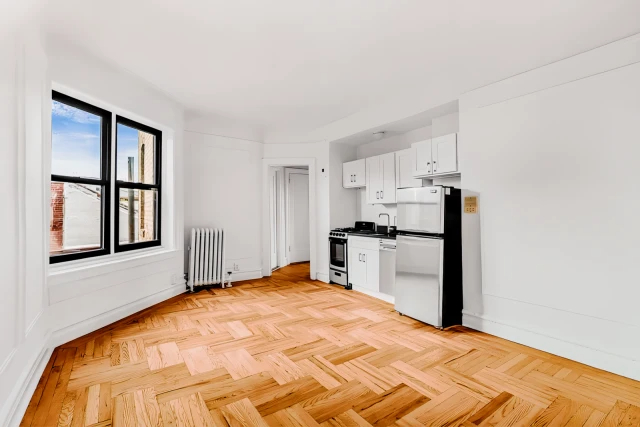 140 Waverly Place63659574526211122