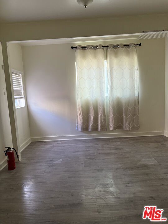 2217 S Hobart Boulevard 4 Los Angeles CA, 9001864133478485379120