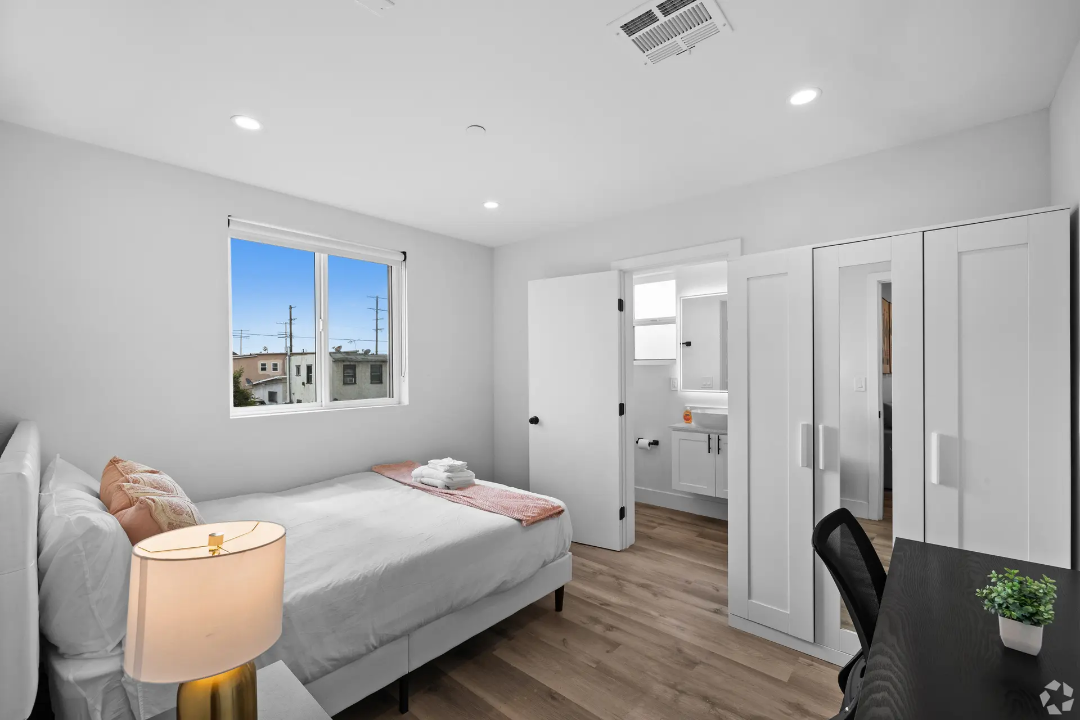 25fall freshmen, look here! Magical apartment just a 5-minute walk from USC63235818904579122