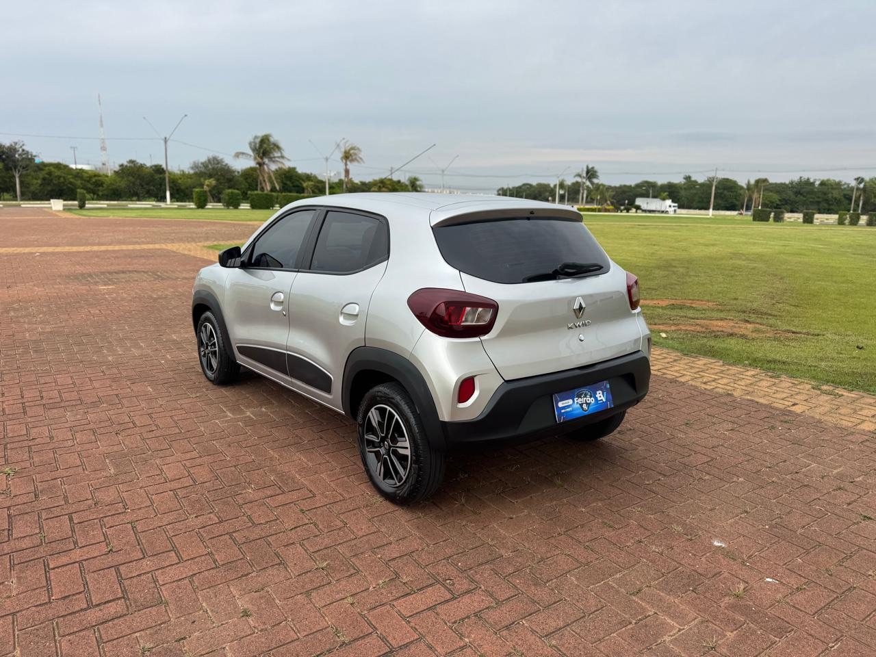KWID Intense 1.0 Flex 12V 5p Mec. 2023 COM 8001165005206369921122