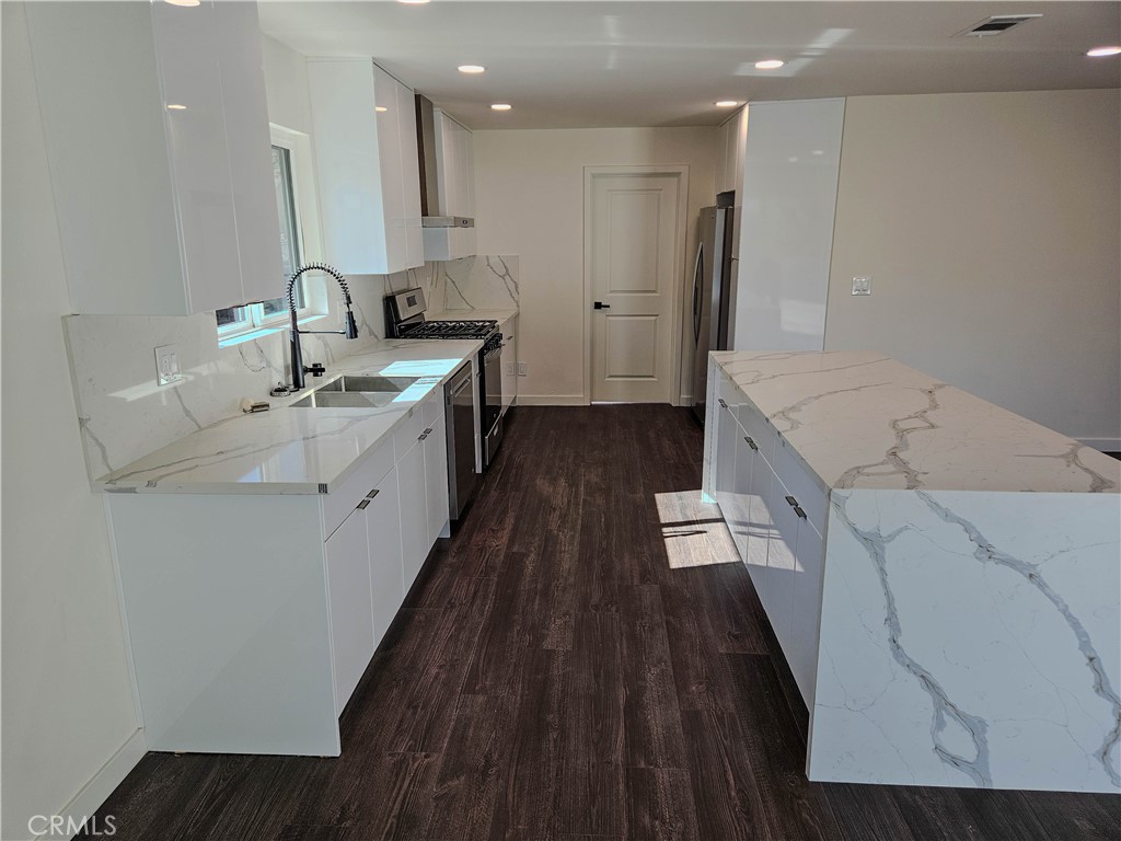 12948 Lull Street North Hollywood CA, 9160563647392806401122