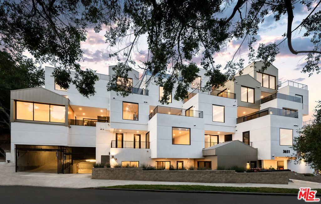 3651 Regal Place 102 Los Angeles CA, 9006864110278875139120