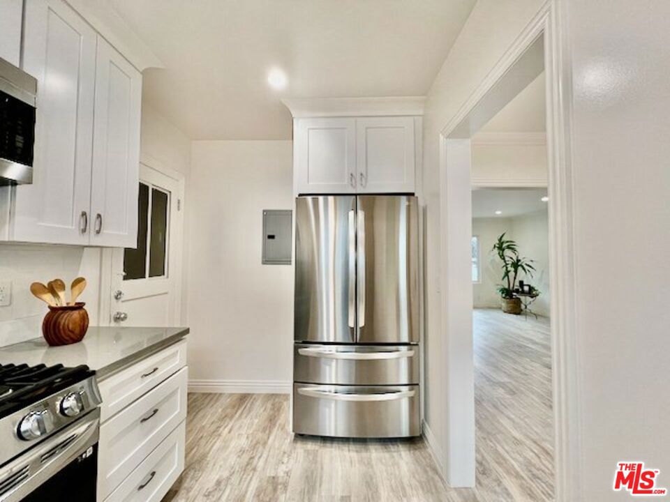 124 N Pass Avenue 3 Burbank CA, 9150564101409441539122